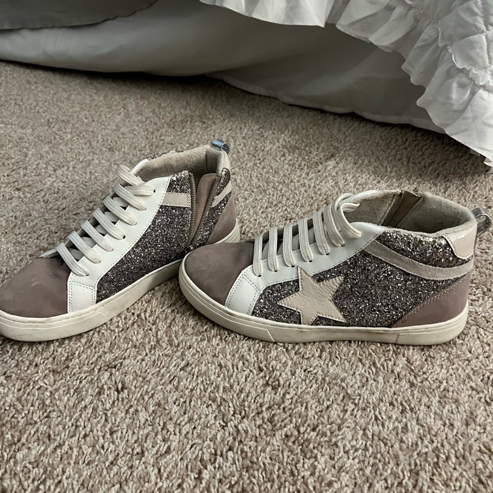 Steve Madden star sneaker